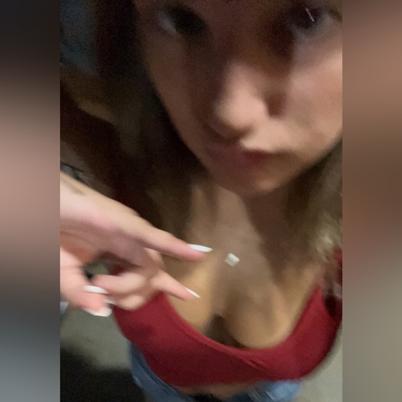 Meet your Posher, Taylor - Picture 1 of 1